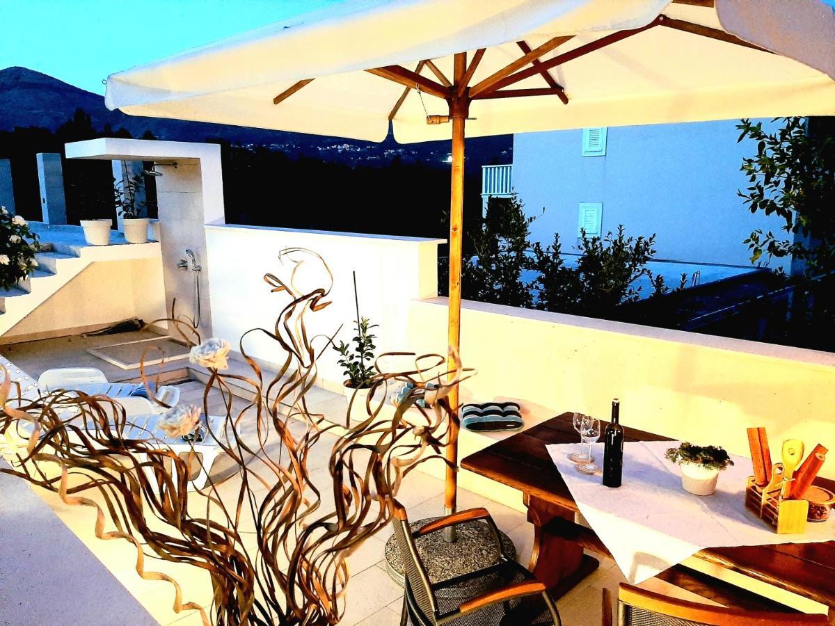 Villa "Amber" Luxury Apartments With A Pool Mlini Ngoại thất bức ảnh