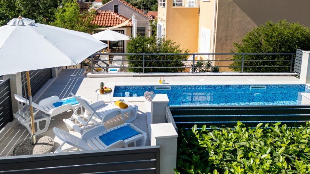 Villa "Amber" Luxury Apartments With A Pool Mlini Ngoại thất bức ảnh