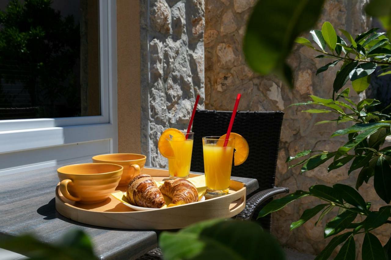 Villa "Amber" Luxury Apartments With A Pool Mlini Ngoại thất bức ảnh
